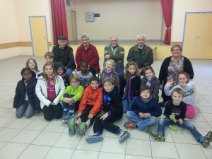 Rencontre avec les enfants et 4 anciens